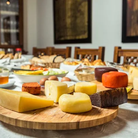 卡萨代卡塞拉韦旅馆 * 维拉诺瓦德卡塞拉